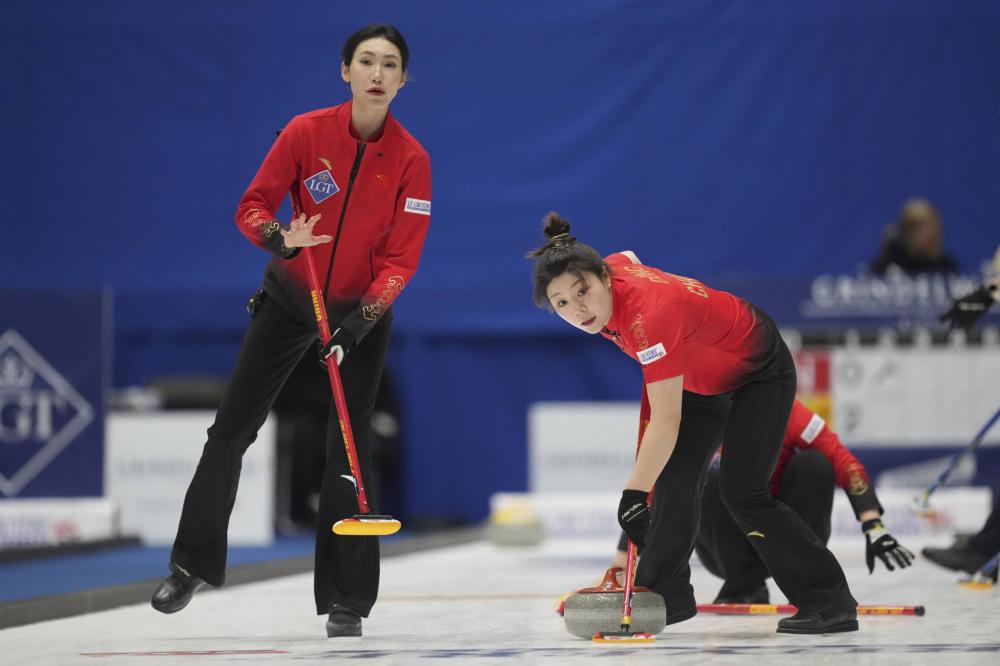 每体：巴萨仍在关注凯恩，等待他和拜仁的最终动向